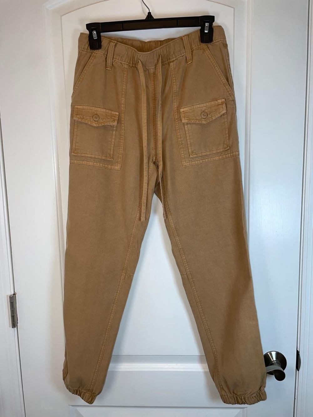 aerie Cropped Cargo Joggers in Tan